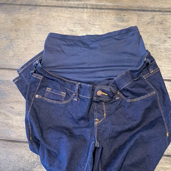 Old Navy Rock Star Maternity Jeans - Picture 2 of 3